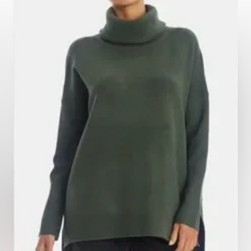 EUC French Connection olive green baby, soft oversized long sleeve turtleneck
